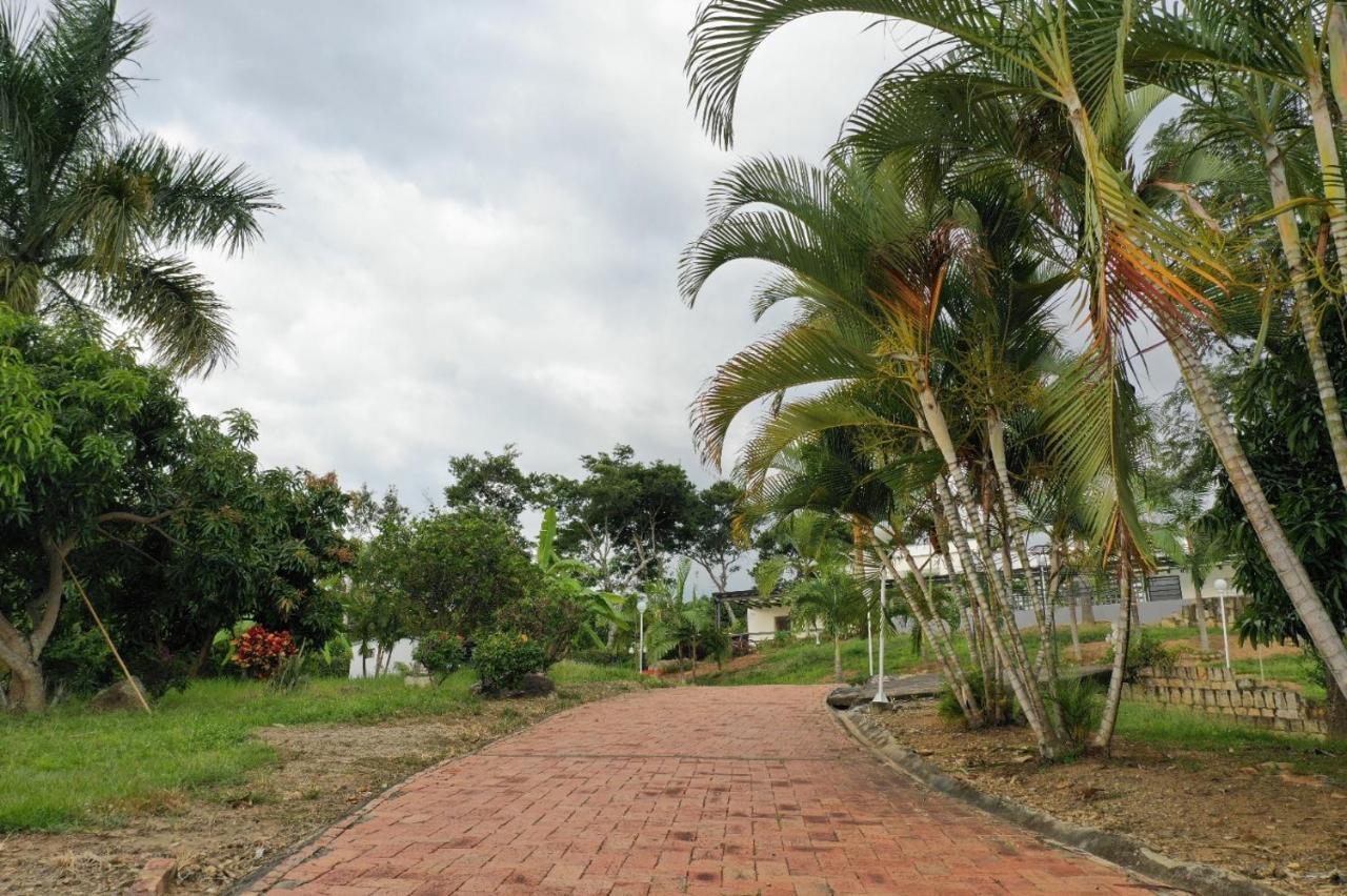 Carmen La Mesa Villa